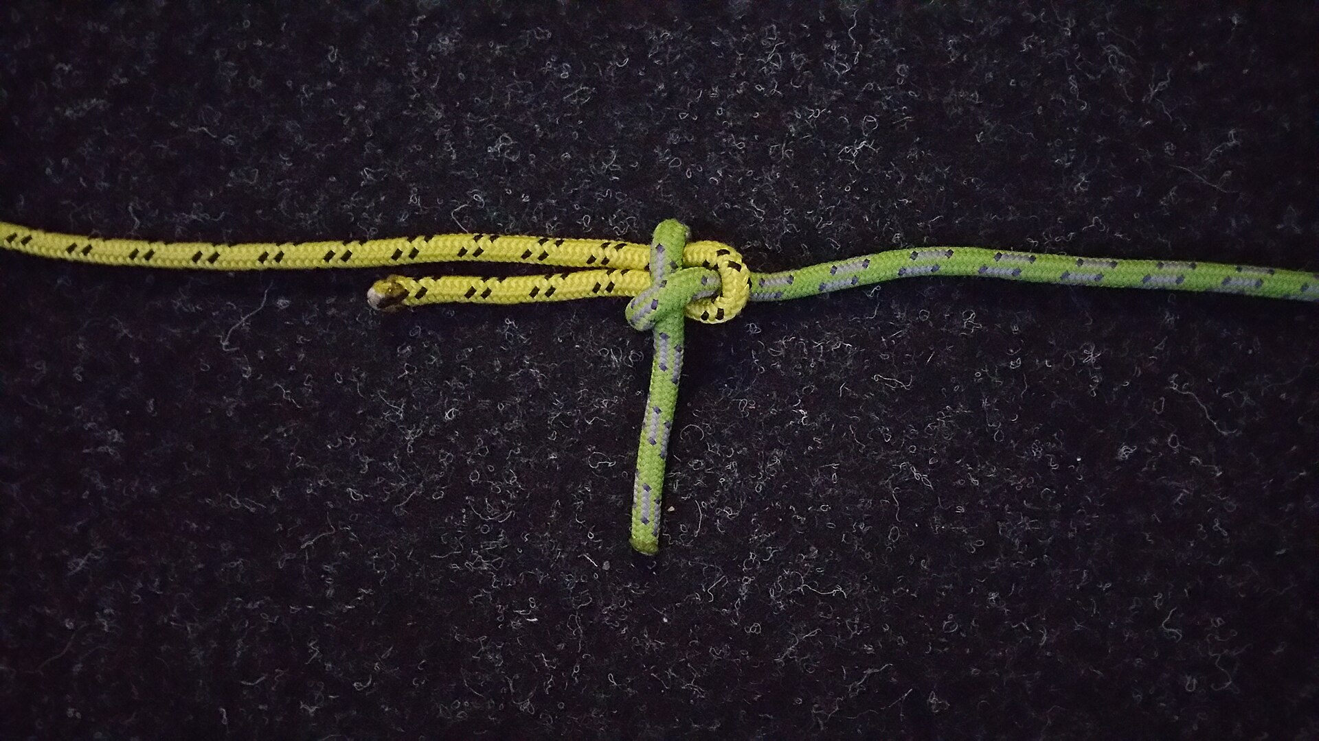 The finished sheet bend pulled tight